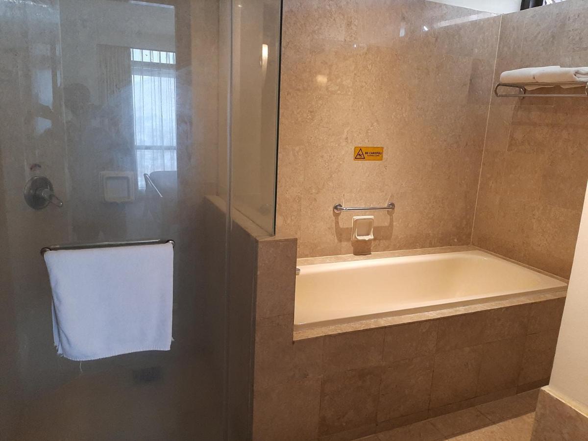 Family Apartment At Times Square Kuala Lumpur Luaran gambar