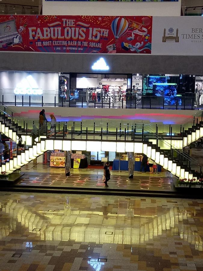 Family Apartment At Times Square Kuala Lumpur Luaran gambar
